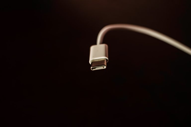 Koje su karakteristike USB-C porta i kako ga pravilno koristiti?