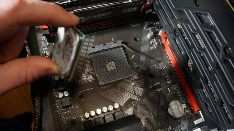 Kako odrediti da li je procesor kompatibilan sa matičnom pločom?
