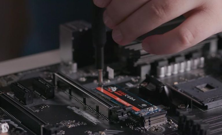  Konfiguracije sa dva SSD-a su bolje od onih sa jednim.  Zašto je to tako?
