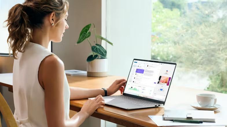 Asus Vivobook S 15 Snapdragon X Plus