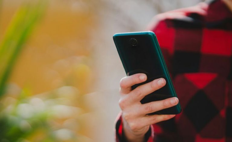 Pametni telefon ne može imati kvalitetan ekran bez ove 4 karakteristike!
